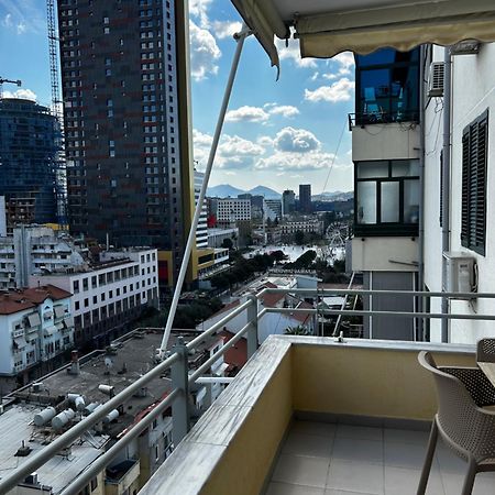 Center View Luxury Apartment ティラナ エクステリア 写真