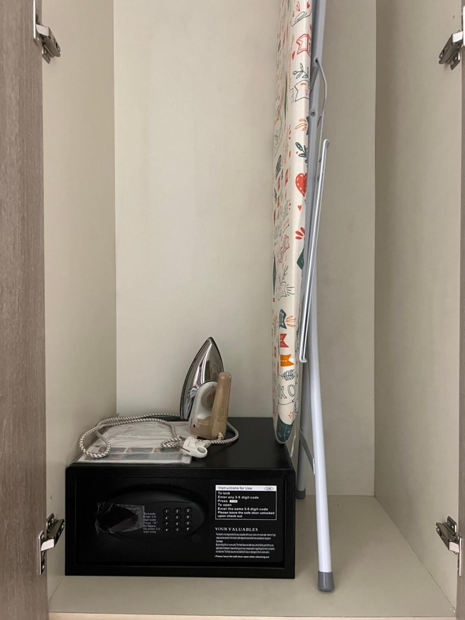 Center View Luxury Apartment ティラナ エクステリア 写真