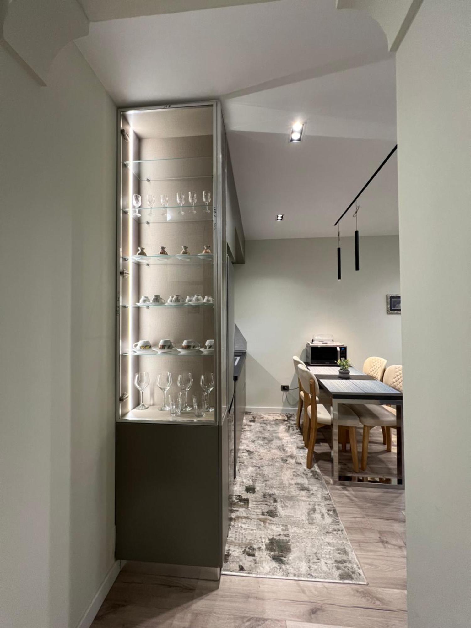 Center View Luxury Apartment ティラナ エクステリア 写真