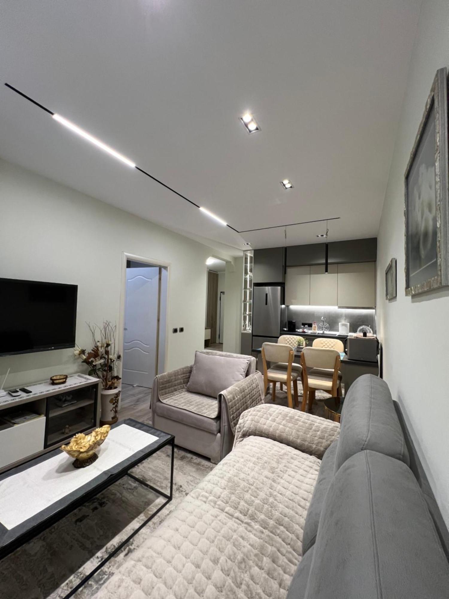 Center View Luxury Apartment ティラナ エクステリア 写真