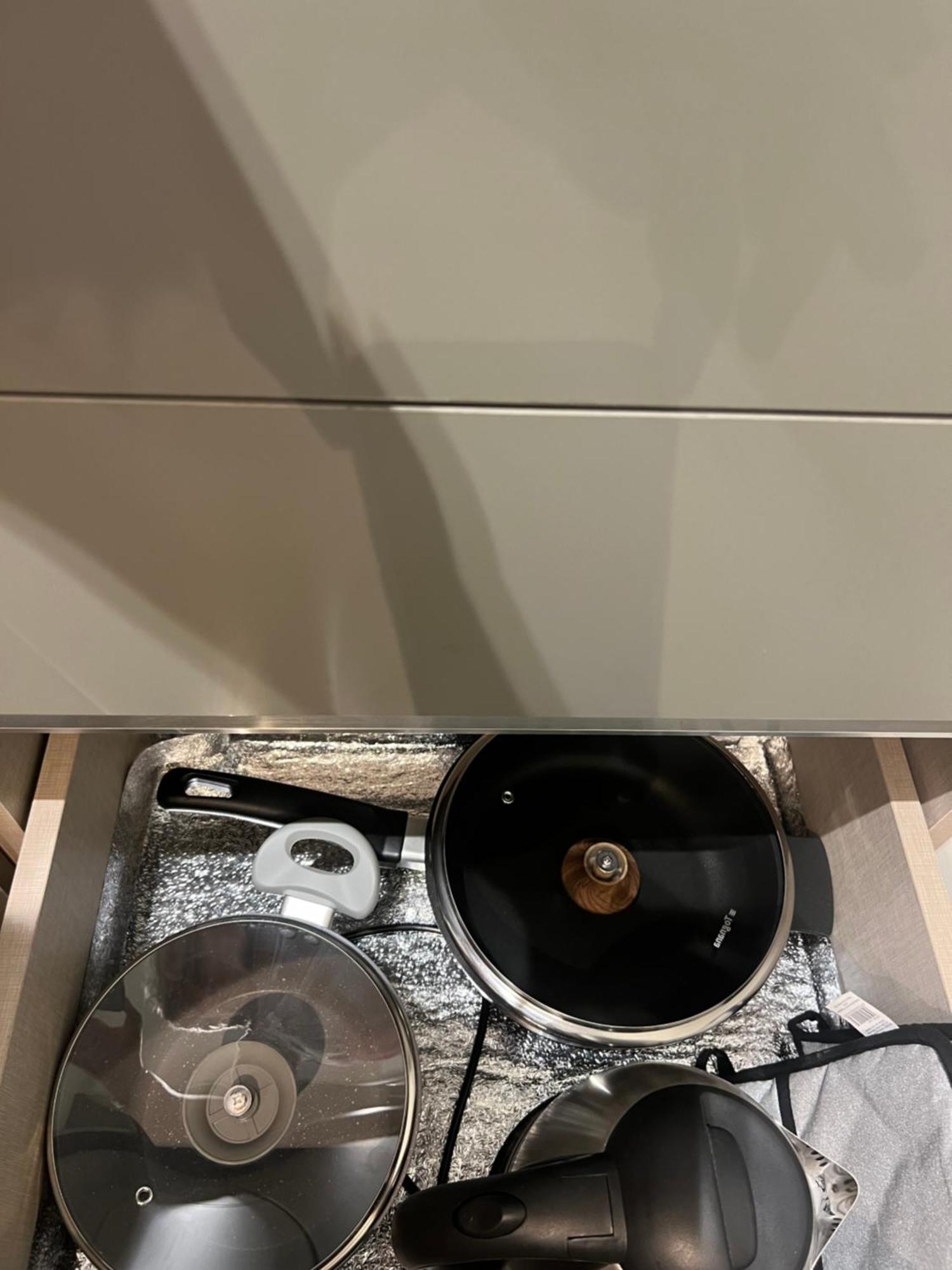 Center View Luxury Apartment ティラナ エクステリア 写真